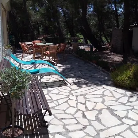 La Petite Maison Dans Les Pins