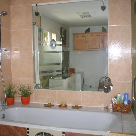 La Petite Maison Dans Les Pins Frühstückspension Sigean