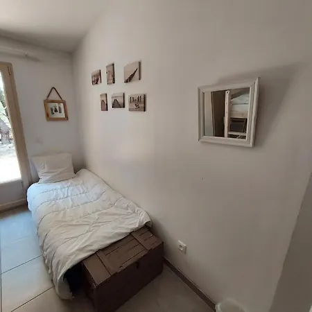 La Petite Maison Dans Les Pins *