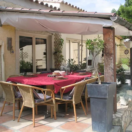 La Petite Maison Dans Les Pins *