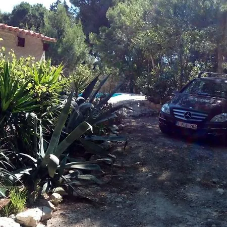 La Petite Maison Dans Les Pins