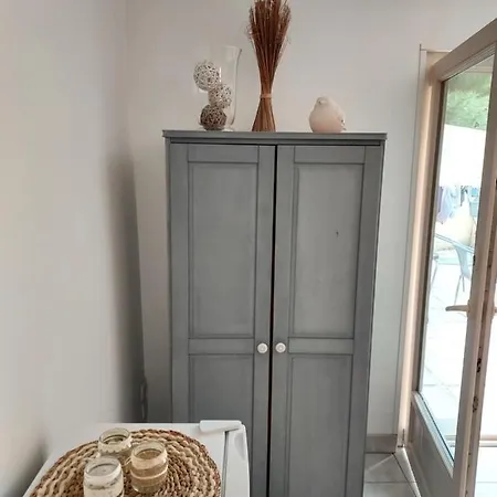 La Petite Maison Dans Les Pins *