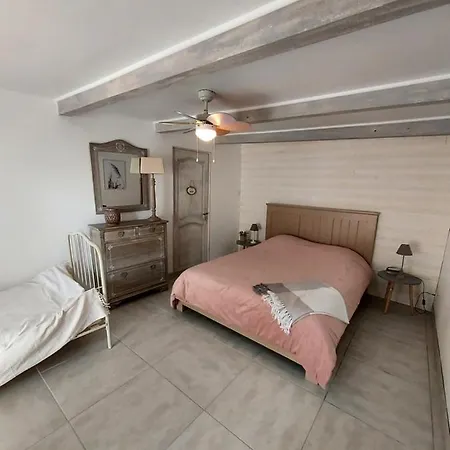La Petite Maison Dans Les Pins