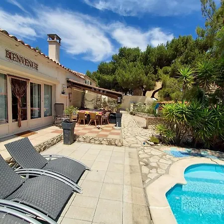 La Petite Maison Dans Les Pins Bed & Breakfast